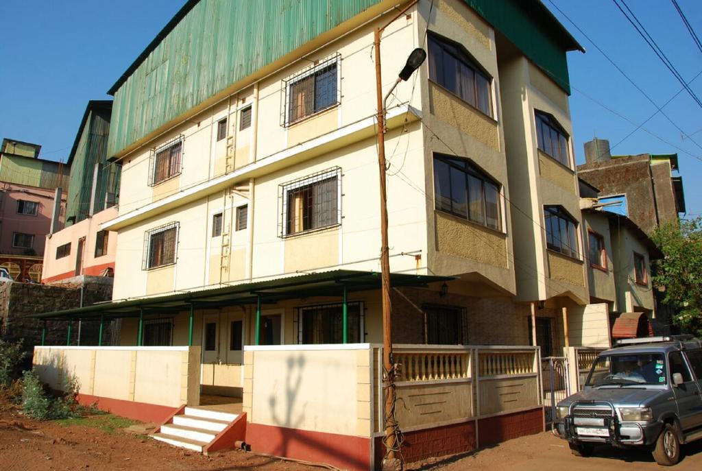 Hotel Shanti Palace Mahābaleshwar Exterior foto